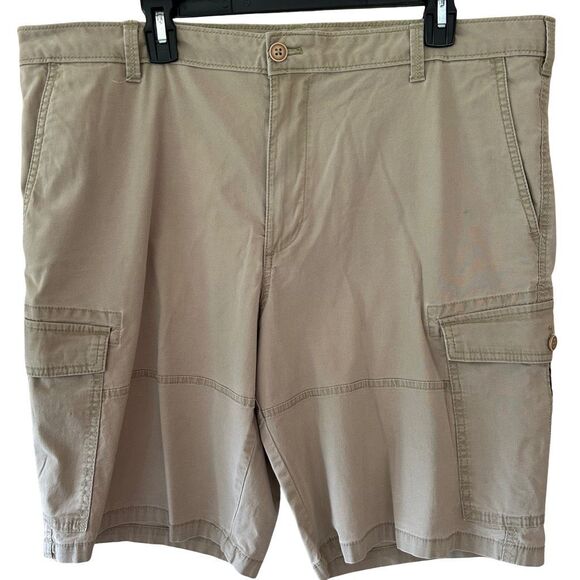 Izod Other - Men’s Izod Cargo Shorts